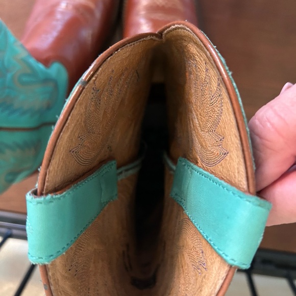 Justin Cowboy Boots with Decorative Stitching - Picture 11 of 12